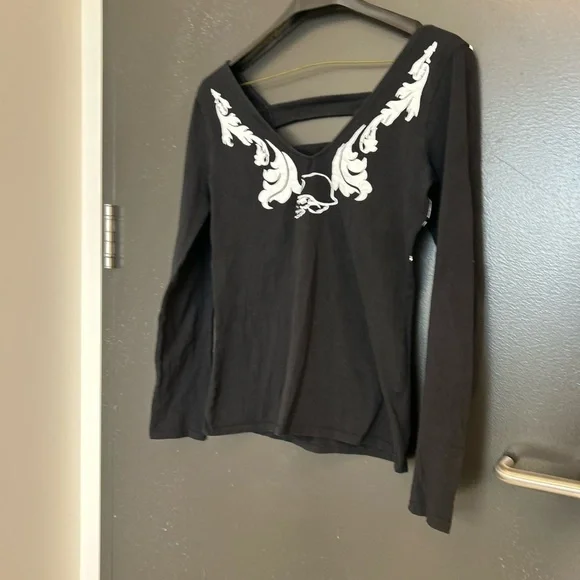 Y2K Metal Mulitia M strapped long sleeve shirt in great condition (minor stain) - Picture 3 of 9